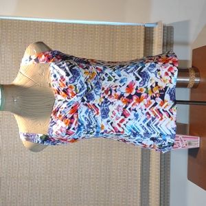 NWT.  SUNSEEKER AUSTRALIA 🌏 SWIMMING TOP SIZE M. Cups up to 40DD